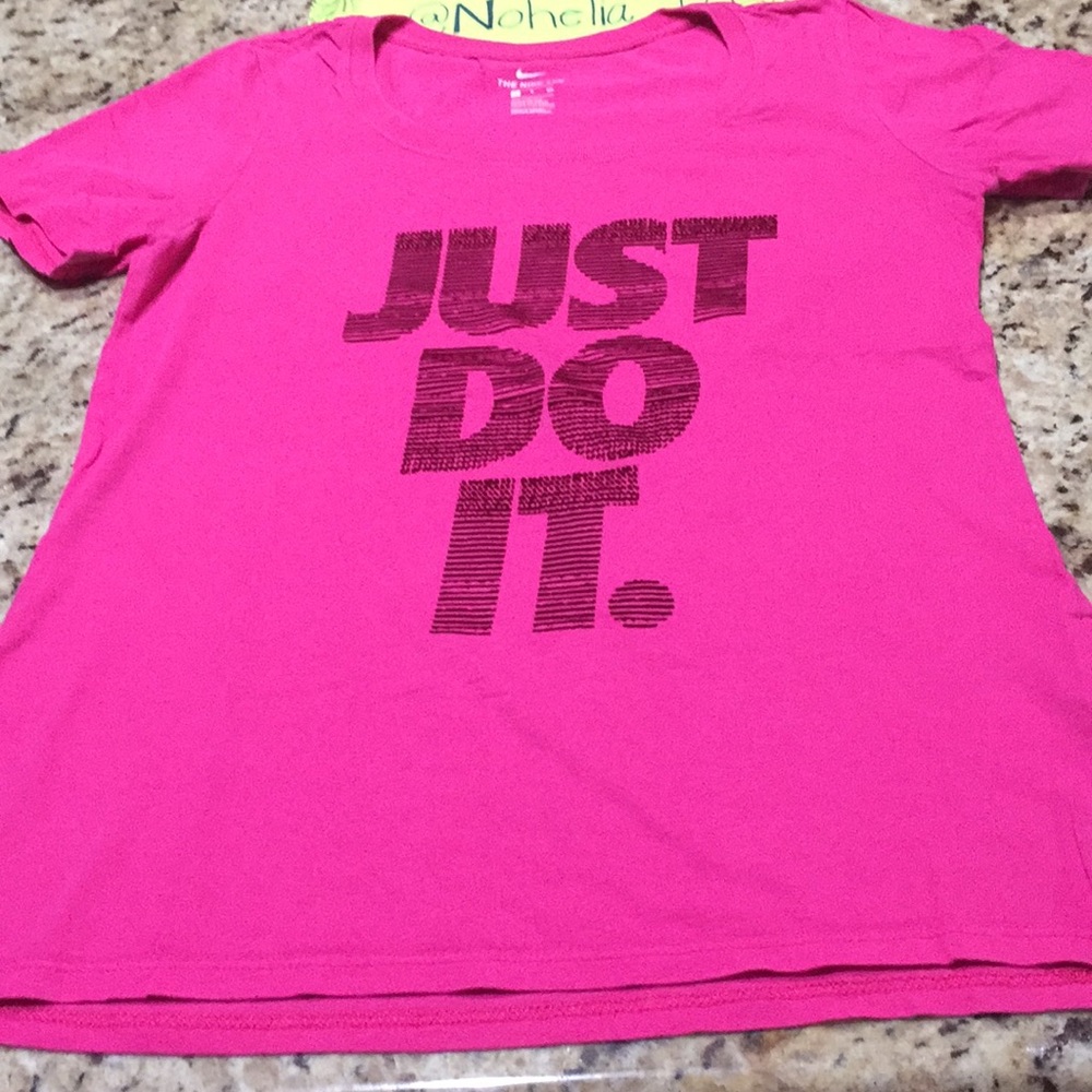 Nike tee